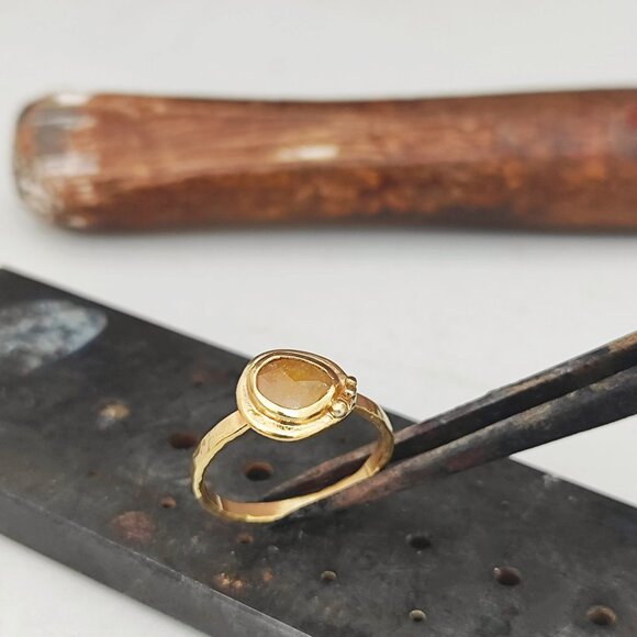 Sapphire ring. 14K yellow gold unique design ring with Yellow Sapphire stone. - Picture 6 of 9